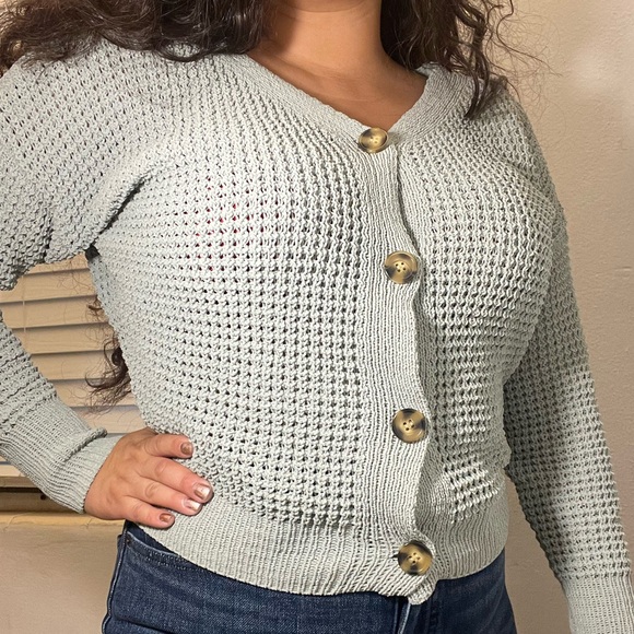 Moon & Madison Button Down Cardigan - Picture 3 of 4